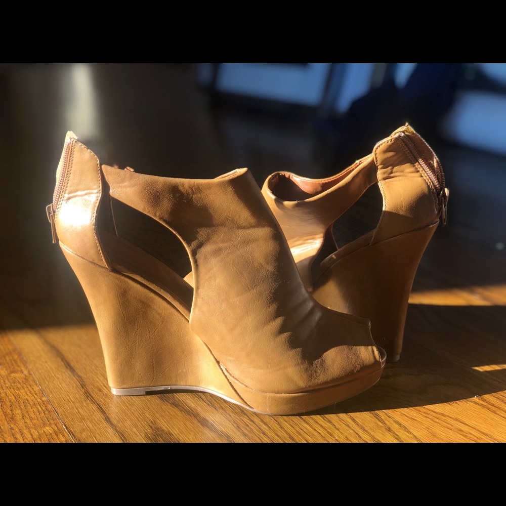 Brand New Tan Wedges